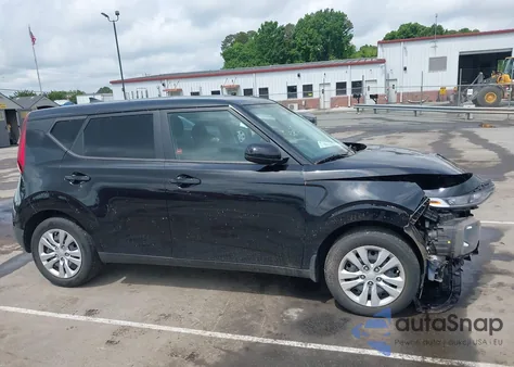 2020 Kia Soul Lx z USA, uszkodzony, nr VIN KNDJ23AU4L7004095
